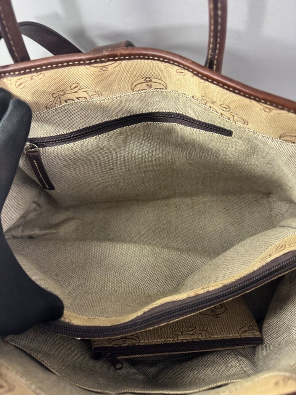 Vintage Dooney & Bourke Classic Signature Monogram Tote with Matching Pouch - Picture 10 of 15